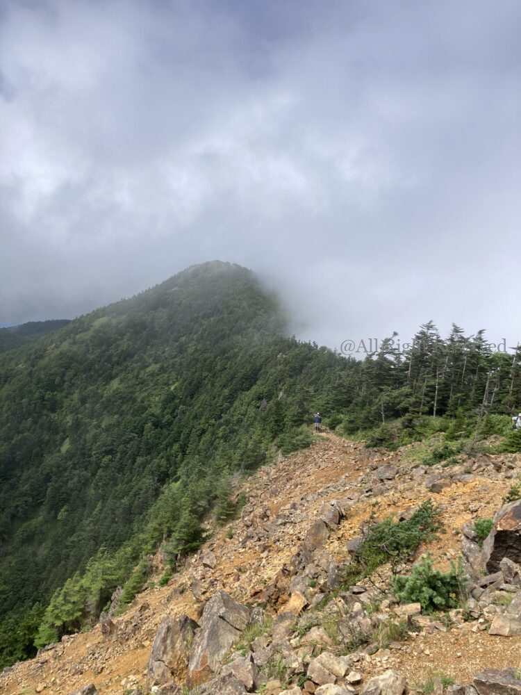 IMG 4895 - 穴場日帰り登山!湯の丸近く水ノ塔山・篭ノ登山はトレーニングにおすすめ IMG 4895 - 穴場日帰り登山!湯の丸近く水ノ塔山・篭ノ登山はトレーニングにおすすめ