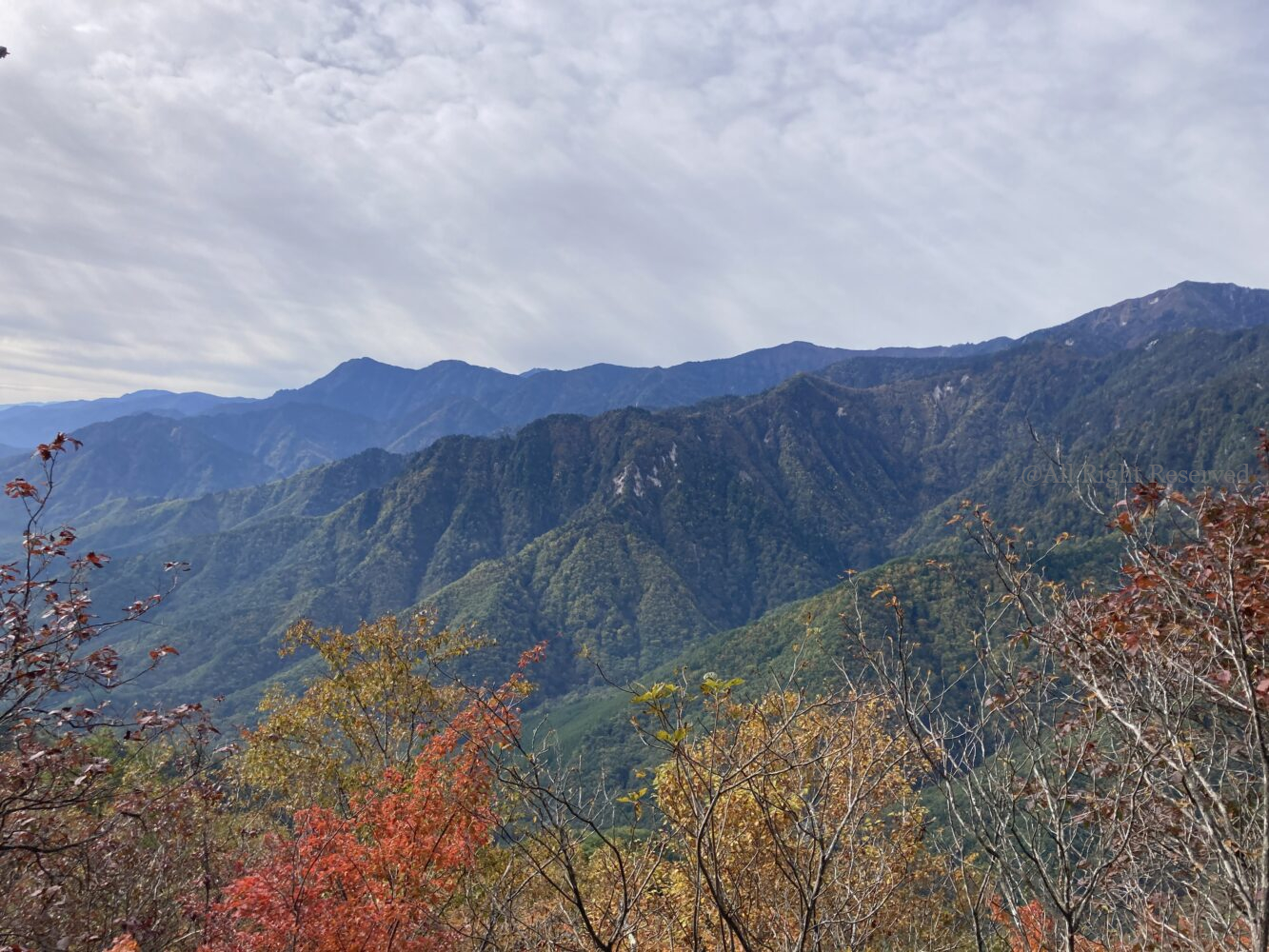 IMG 5224 - 紅葉の長野県 日帰り登山におすすめの鍬ノ峰 IMG 5224 - 紅葉の長野県 日帰り登山におすすめの鍬ノ峰