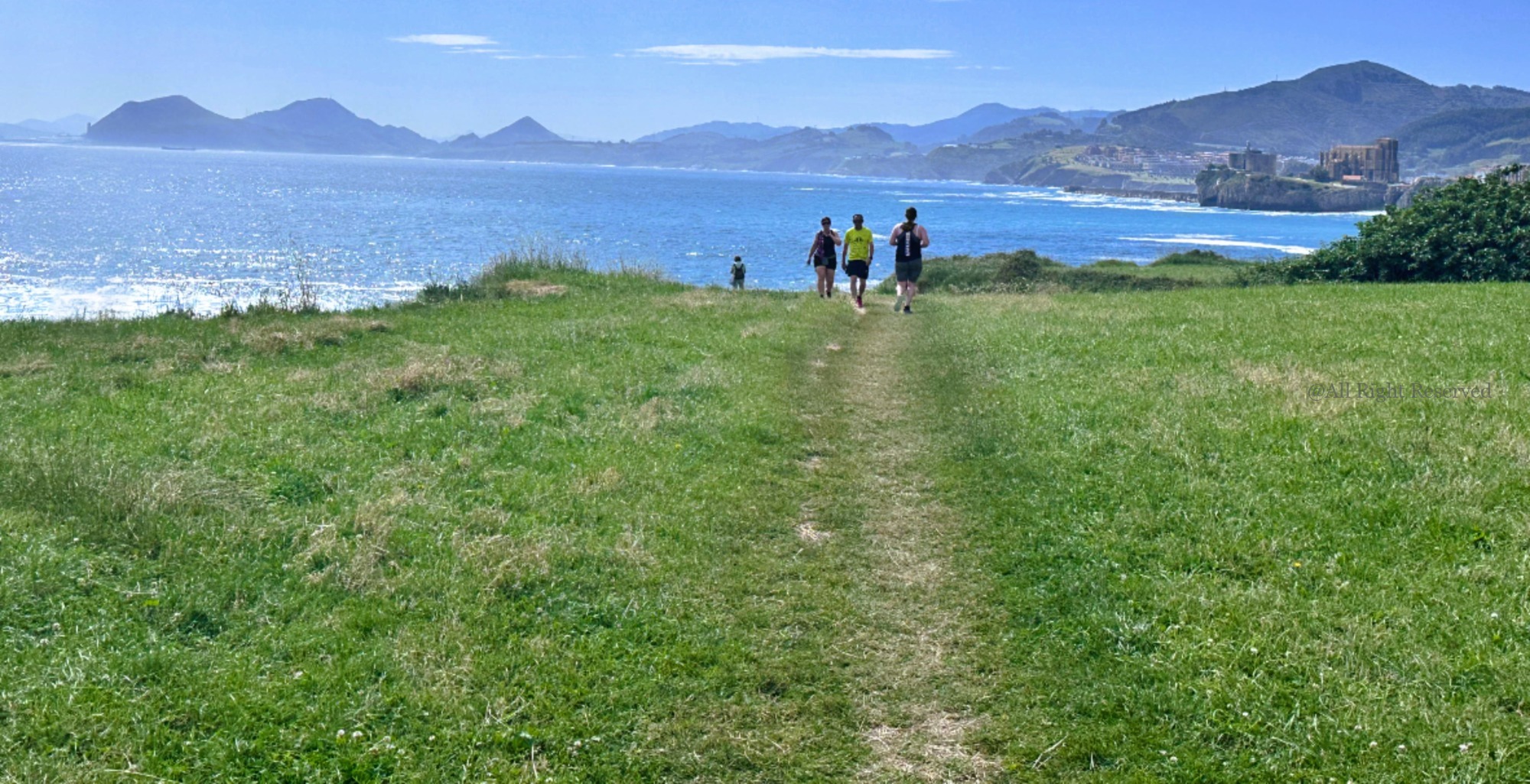 Caminoとは?スペイン巡礼Camino de SantiagoとThe Way(映画) - column - Caminoとは?スペイン巡礼Camino de SantiagoとThe Way(映画) - 教会, バックパッカー, スペイン巡礼Camino, feature